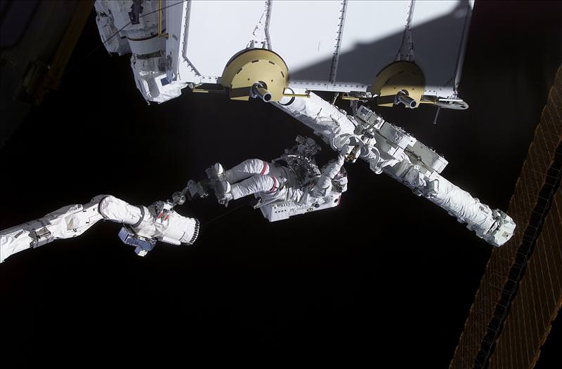 Canadarm+space