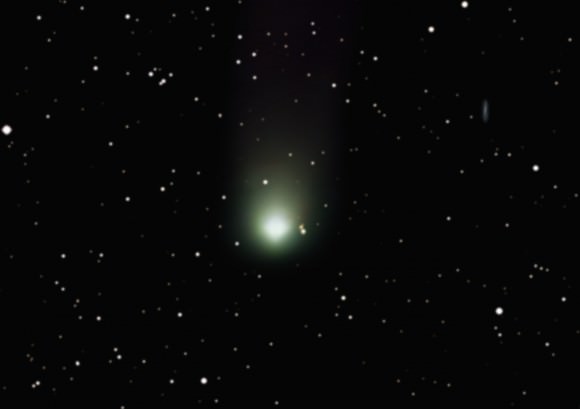 En vidéo : la comète Garradd croise un amas d'étoiles