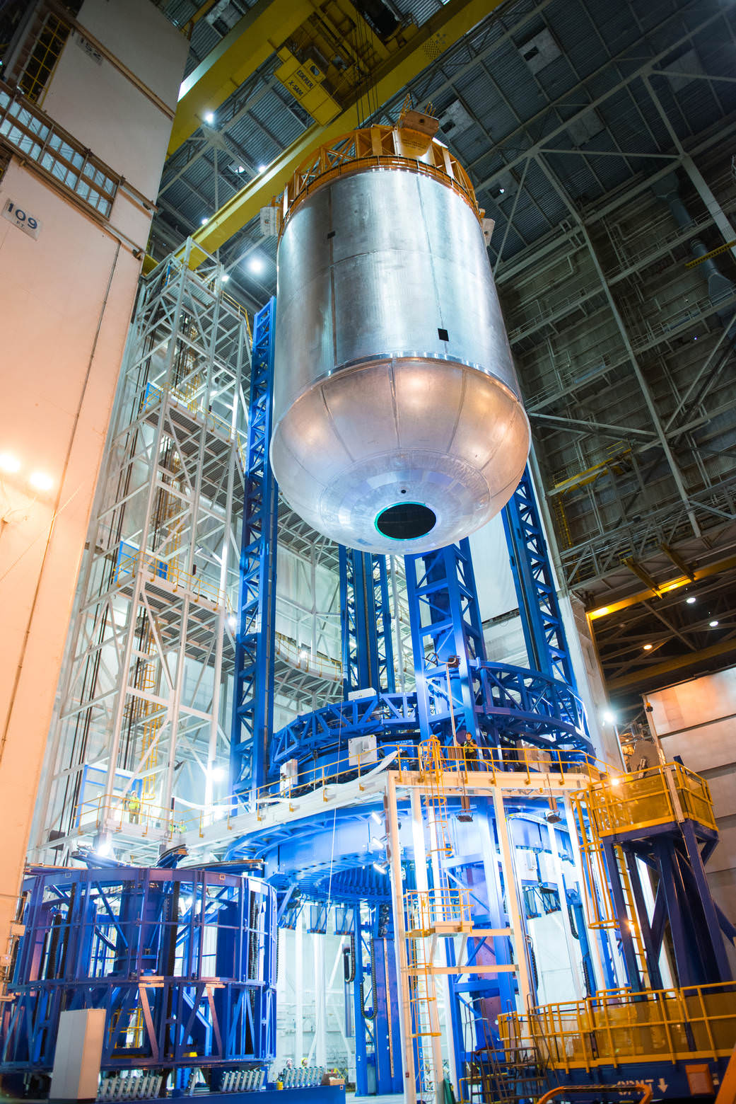 NASA Welds First Flight Section of SLS Core Stage for 2018 Maiden Launch - Universe Today