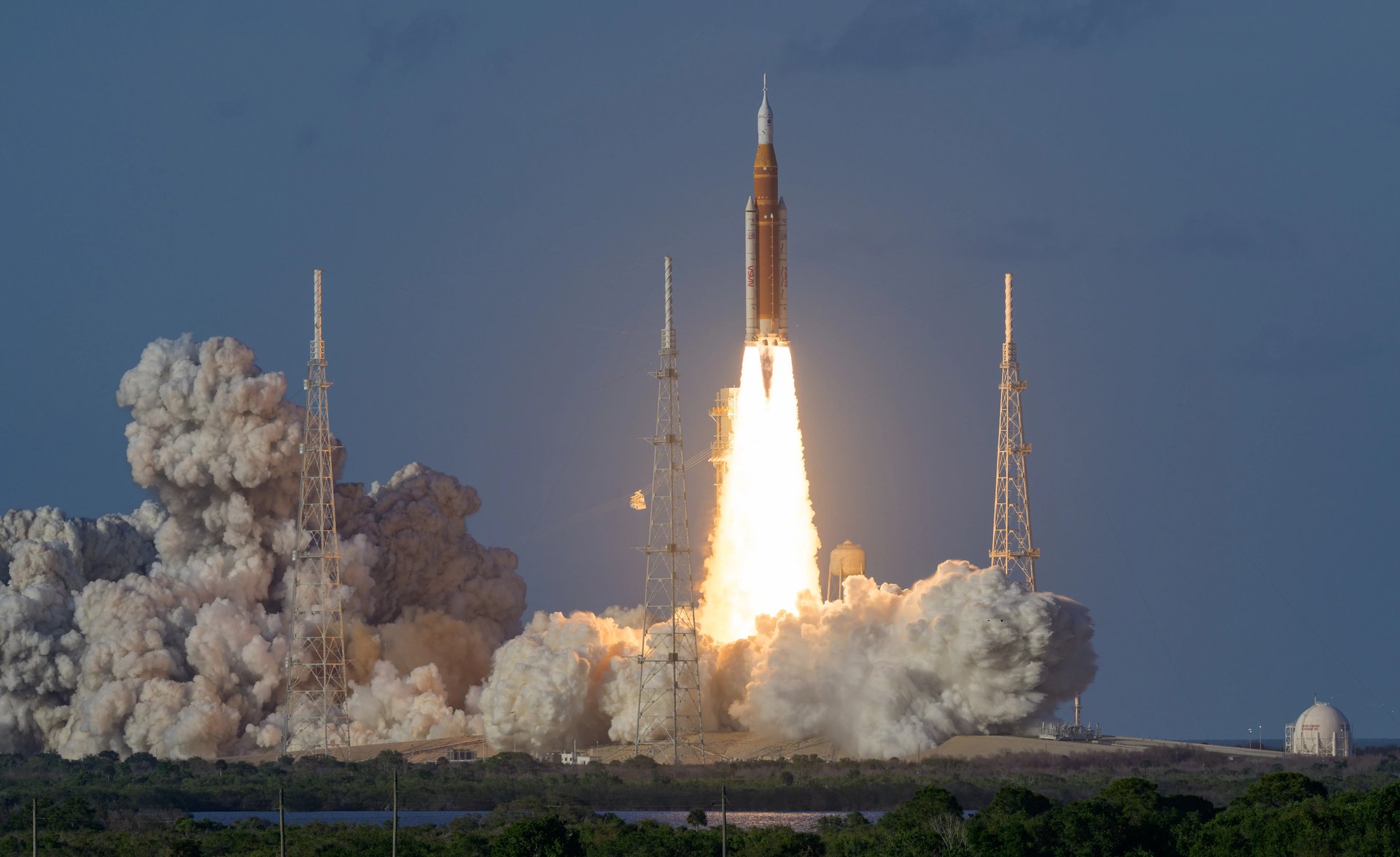NASA’s Space Launch System rocket launches carrying the Orion spacecraft with NASA astronauts Reid Wiseman, commander; Victor Glover, pilot; Christina Koch, mission specialist; and CSA (Canadian Space Agency) astronaut Jeremy Hansen, mission specialist on NASA’s Artemis II mission, Wednesday, April 1, 2026 (Credit : NASA/Bill Inglis)