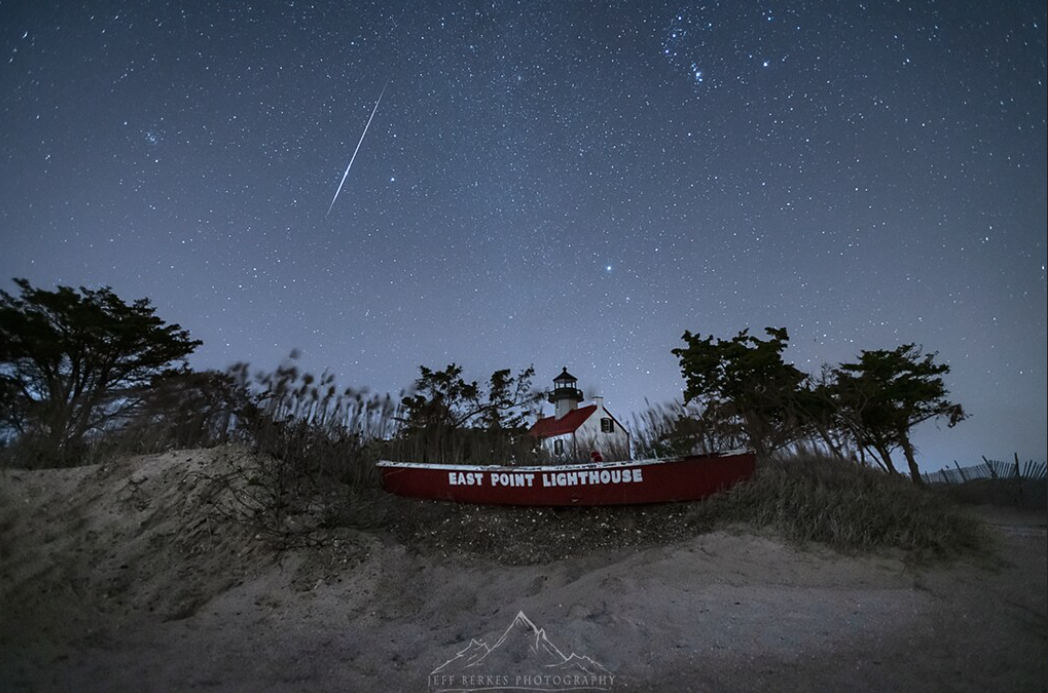 Sunday Night Doubleheader: Catch the 2025 Leonid Meteors and an Aurora Encore