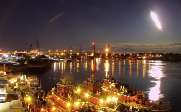 Full-frame image of the May 17, 2016 fireball from Portsmouth, NH (www.portsmouthwebcam.com)