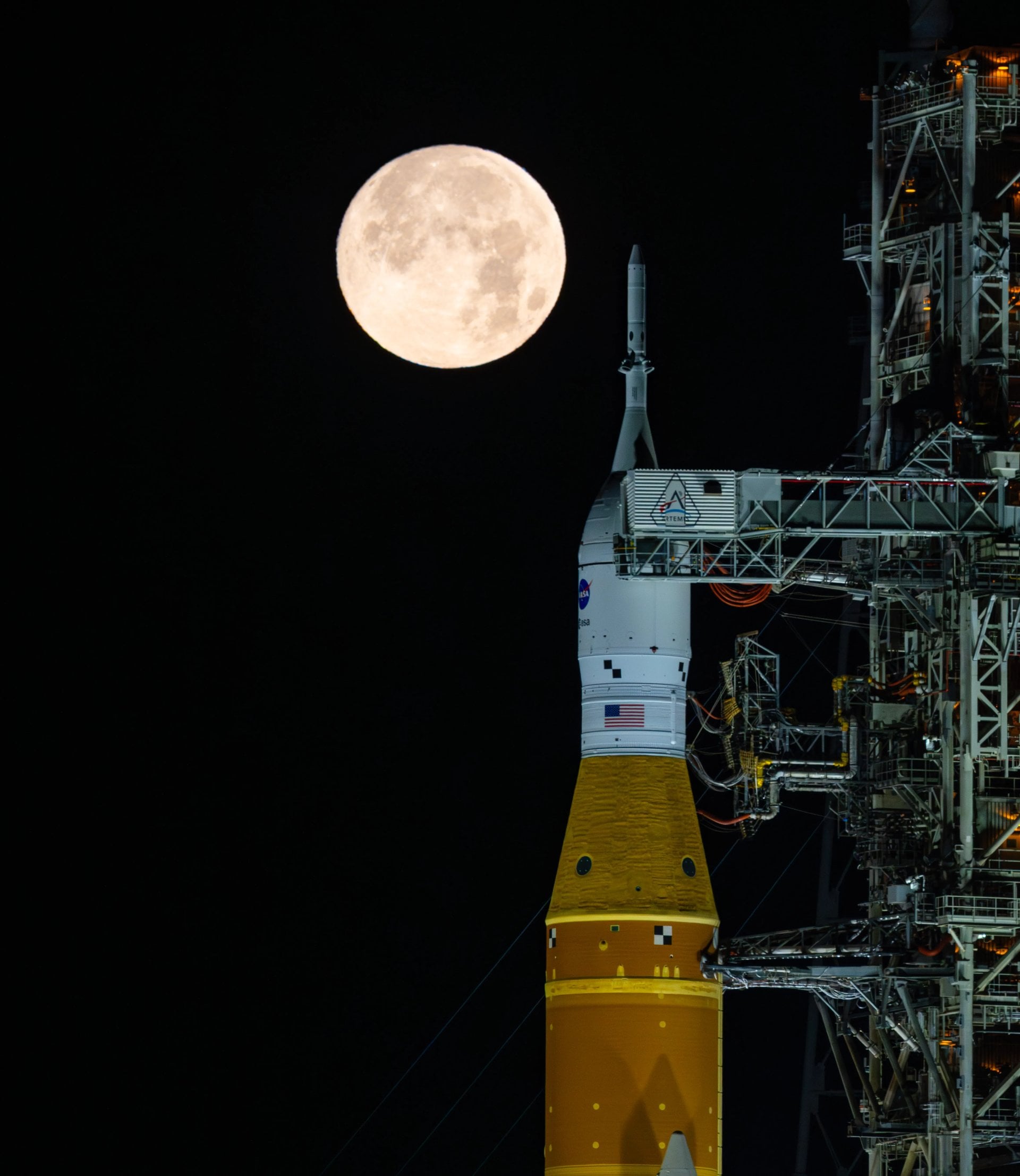 Ground Teams Stop Flow of Liquid Hydrogen During Artemis II Wet Dress Rehearsal