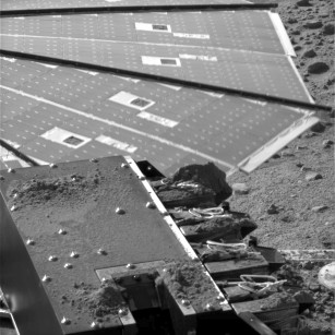 Mars soil on the MECA instrument.  Credit: NASA/JPL/Caltech/U of AZ