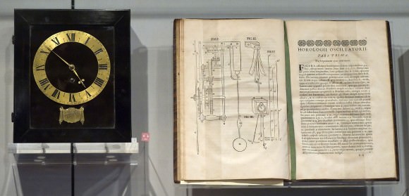 Federgetriebene Pendeluhr, entworfen von Huygens, gebaut vom Instrumentenbauer Salomon Coster (1657), und Kopie des Horologium Oscillatorium, Museum Boerhaave, Leiden