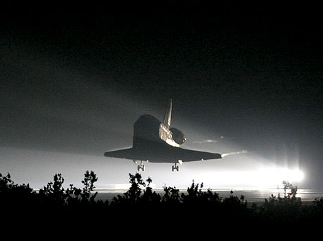 Endeavour landing.  Credit: NASA