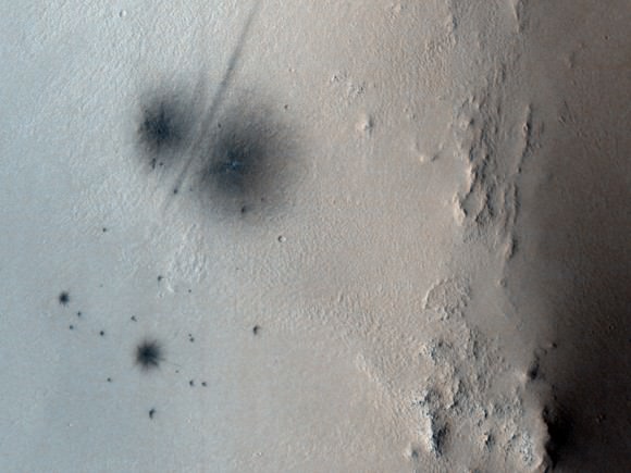 Full HiRISE Image. Credit: NASA/JPL/University of Arizona 
