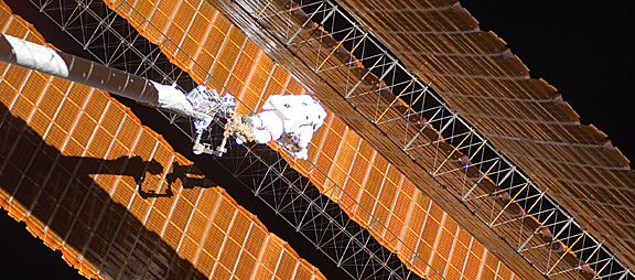 Parazynski during an EVA. Credit: NASA