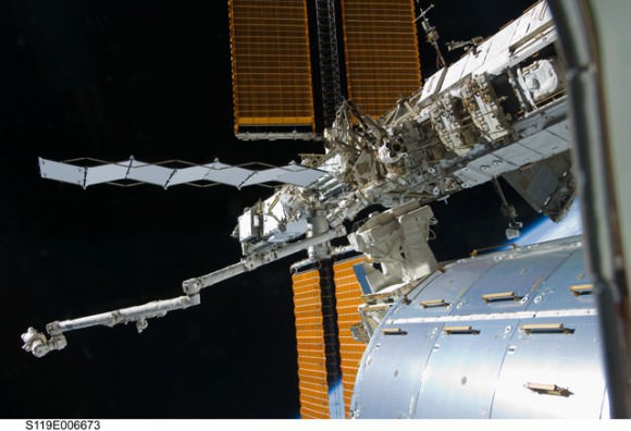 Astronauts Steve Swanson and Ricky Arnold connected bolts to permanently attach the S6 truss segment to S5. Credit: NASA