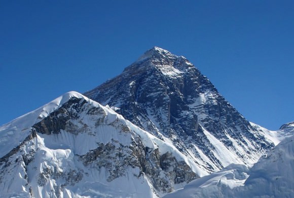 Гора Эверест из Калапаттара.  