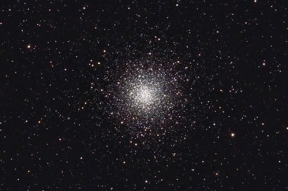 Messier 10 with amateur telescope. Hewholooks 