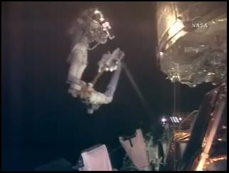 Good carries a replacement gyroscope to Hubble. Credit: NASA TV