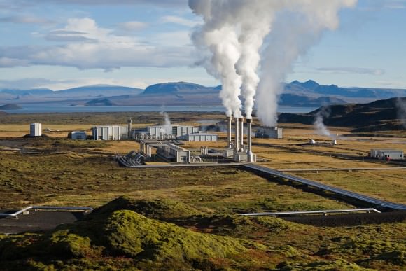 Steam rising from the Nesjavellir Geothermal Power Station in Iceland. Credit: Gretar Ívarsson/Fir0002