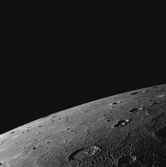 A High-resolution Look over Mercury's Northern Horizon. Credit: MESSENGER team
