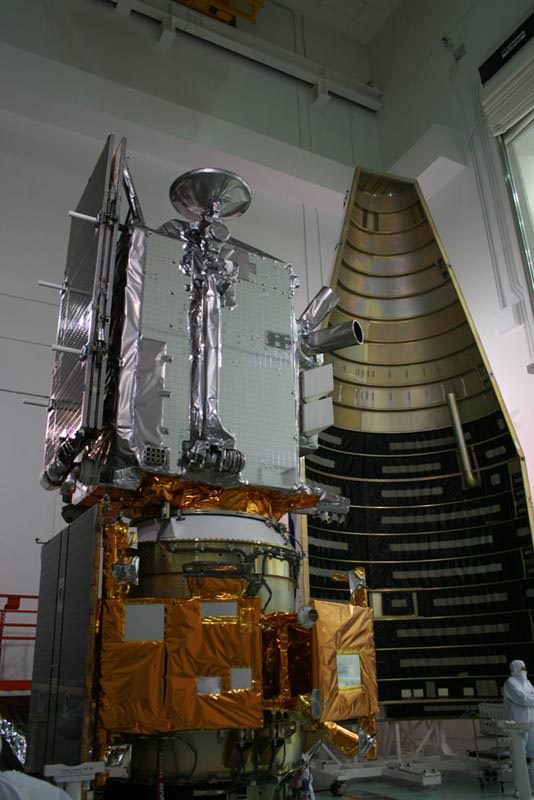 LRO (gray) and LCROSS (yellow) lunar spacecraft stacked adjacent to Atlas V payload fairing at Astrotech Payload Facility on May 15, 2009.  Credit: Ken Kremer and the Planetary Society. 