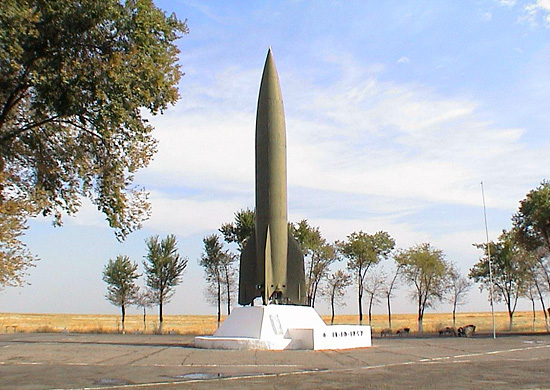 Model of R-1 rocket at Znamensk City, near Kapustin Yar missile range. Credit: Wikipdia Commons/function.mil.ru