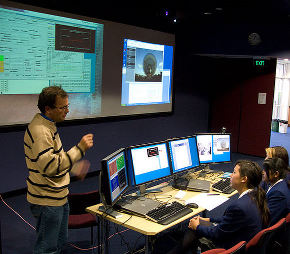 Students in Sydney controlling the Parkes radio telescope. Credit:  R. Hollow, CSIRO
