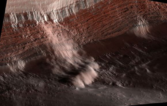 El rincón de Astronomía - Página 2 Mars-avalanche-1