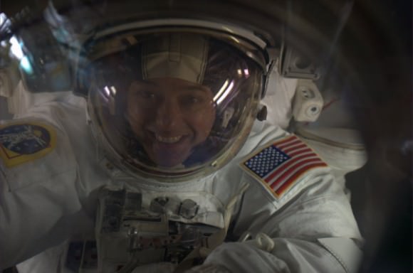 "Knocking on the door to come back in from space after yesterday's spacewalk," said Ron Garan via Twitter. Credit: NASA