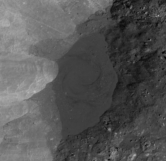 Melt Swirl in Giordano Bruno crater, Moon
