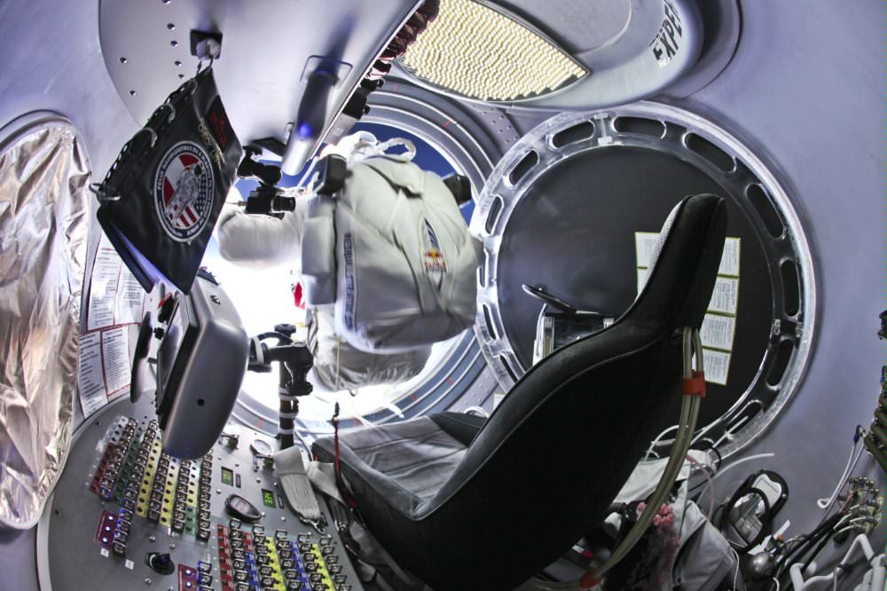 Baumgartner S Record Breaking Jump Images And Video Universe Today