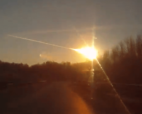 A bright meteor witnessed over Russia on Feb. 15, 2013 (RussiaToday)