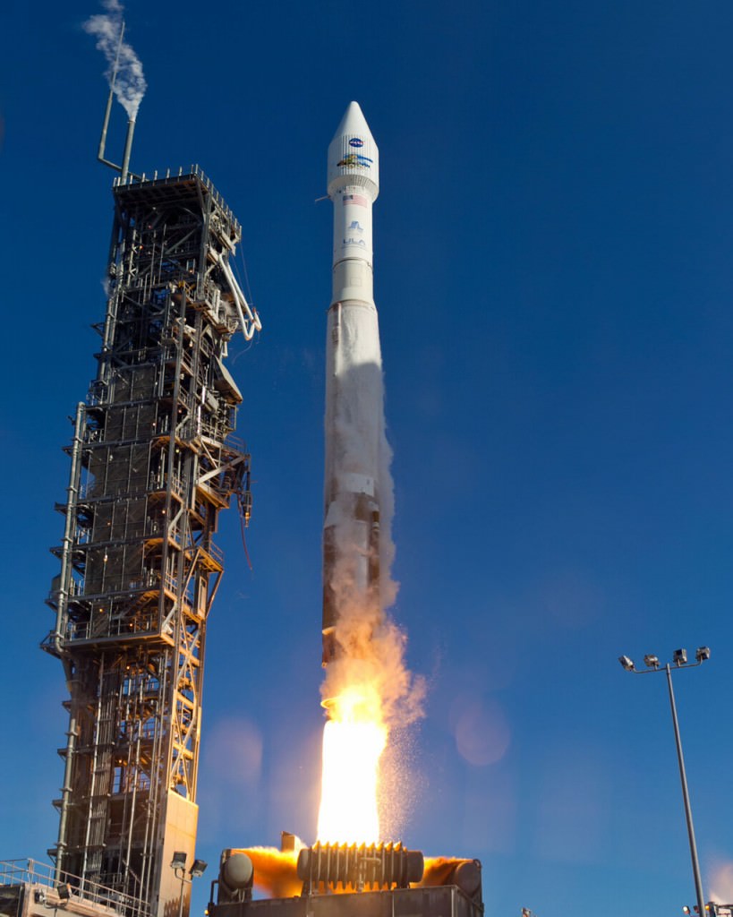 An  Atlas-V rocket with the Landsat Data Continuity Mission (LDCM) spacecraft onboard is seen as it launches on Monday, Feb. 11, 2013 at Vandenberg Air Force Base, California. Credit: NASA