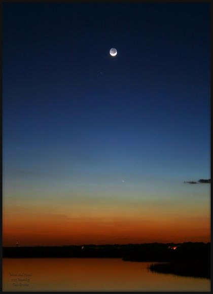 Comet PANSTARRS and a 5% illuminated Moon on March 13, 2013. Credit and copyright: Tavi Greiner. 