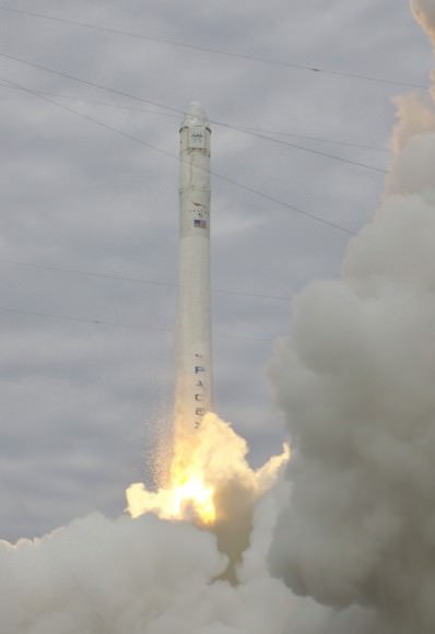 Launch of SpaceX Falcon 9 on CRS-2 mission on March 1, 2013 from Cape Canaveral, Florida. Credit: Jeff Seibert
