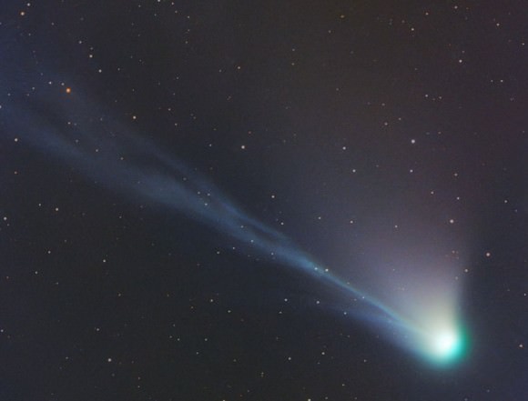 Comet Lemmon with gas (left) and dust tails on April 24. Click to see a short movie showing rapid changes in the comet's tail in 25 minutes. Credit: Gerald Rhemann