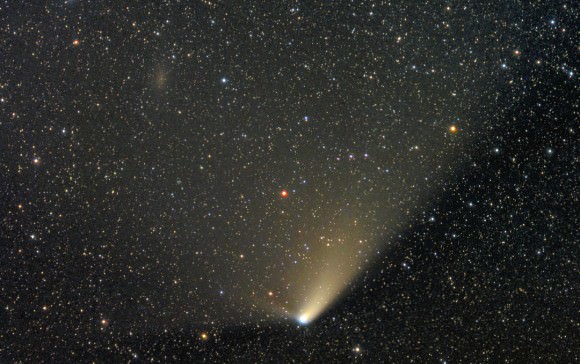 Back on April 10 the anti-tail (short stub to left) was just getting its start. It's completely dwarfed by the comet's main dust tail and fan of tinier dust particles. Credit: Michael Jaeger