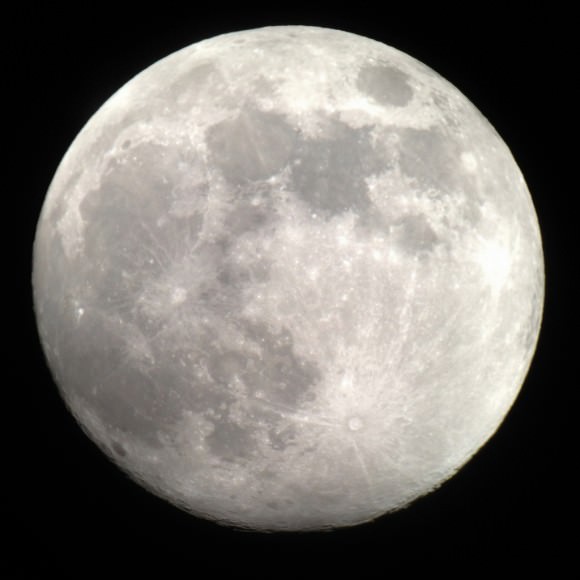 The perigee Moon, taken with an iPhone 4S through an 8" telescope. (Credit: Andrew Symes @FailedProtostar in Ottawa, Canada).