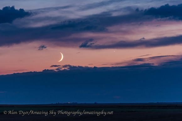 The waxing crescent Moon near Venus on the evening of Sunday, September 8, 2013, as seen from southern Alberta, Canada. Credit and copyright: Alan Dyer/Amazing Sky Photography. 
