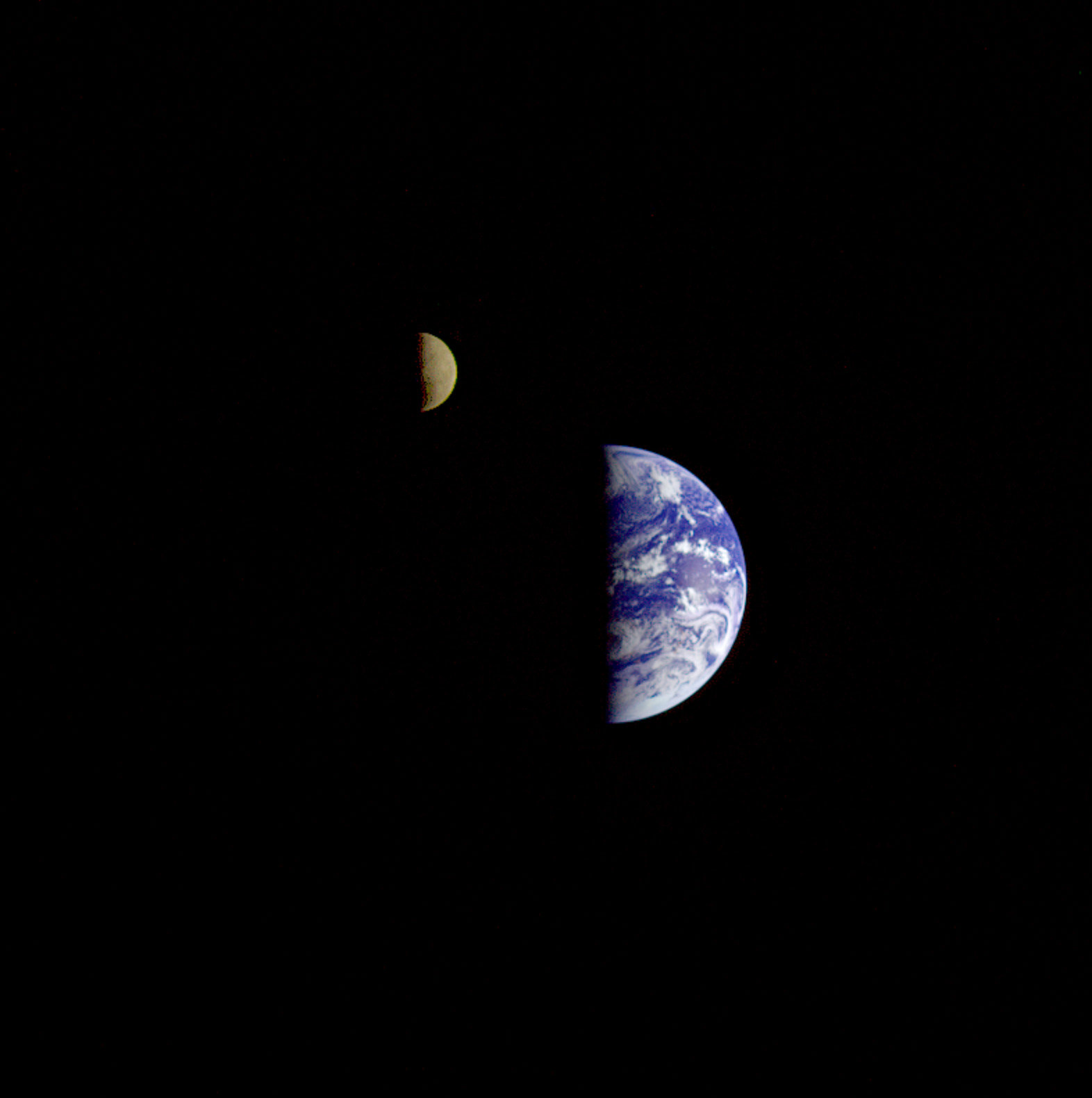 voyager photo of earth and moon