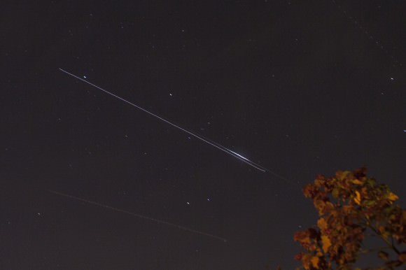 The International Space Station and the Cygnus capsule on October 22, 2013, as seen from from Bad Lippspringe, Eastwestphalia, Germany. Credit and copyright: Wolfgang Dzieran. 