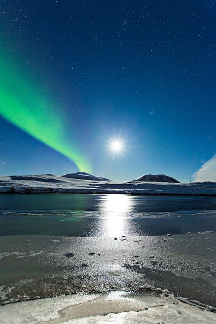 Aurora seen over northern Norway on October 22, 2013. Credit and copyright: Frank Olsen. 