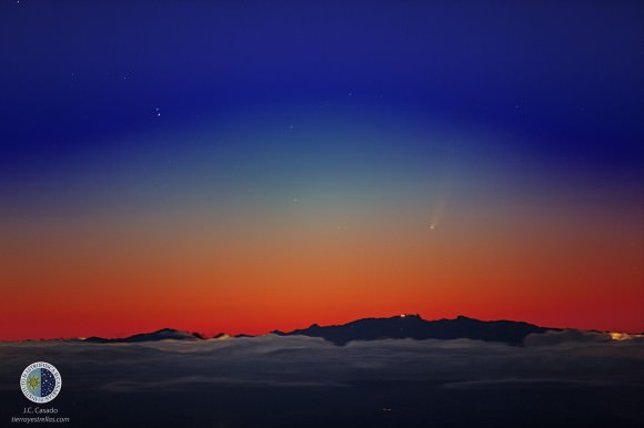This beautiful photo of Comet ISON was taken from a mountaintop observatory with a 300mm lens by Juan Carlos Casado of Spain on Nov. 24, 2013. Casado “stacked” or composited four photos to enhance the brightness of the comet against twilight. Click to enlarge. 