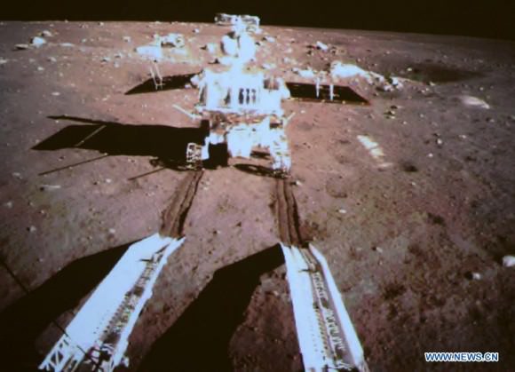 China's first lunar rover separates from Chang'e-3 moon lander early Dec. 15, 2013. Screenshot taken from the screen of the Beijing Aerospace Control Center in Beijing. Credit: Xinhua