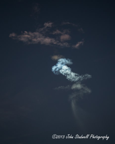 Wispy exhaust plume from SpaceX Falcon 9 rocket launch with SES-8 satellite on Dec. 3, 2013. Credit: John Studwell