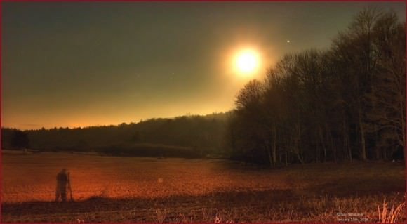 The morning's setting Moon and Jupiter, on January 15th, 2014. Photo taken near White Haven, Pennsylvania.  Credit and copyright: Tom Wildoner. 