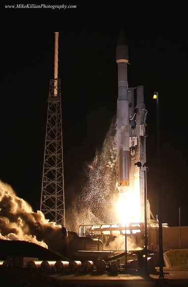 TDRS-L awaits launch atop Atlas V rocket. Credit: Mike Killian/mikekillianphotography.com