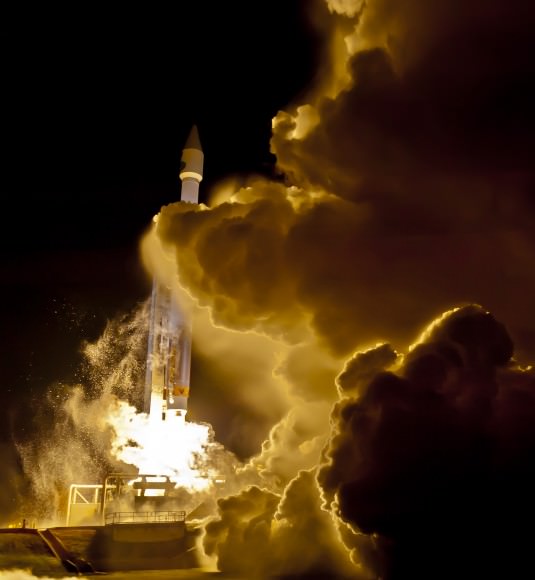 NASA TDRS-L relay satellite launch aboard Atlas V rocket on Jan. 23, 2014. Credit: Jeff Seibert/wired4space.com