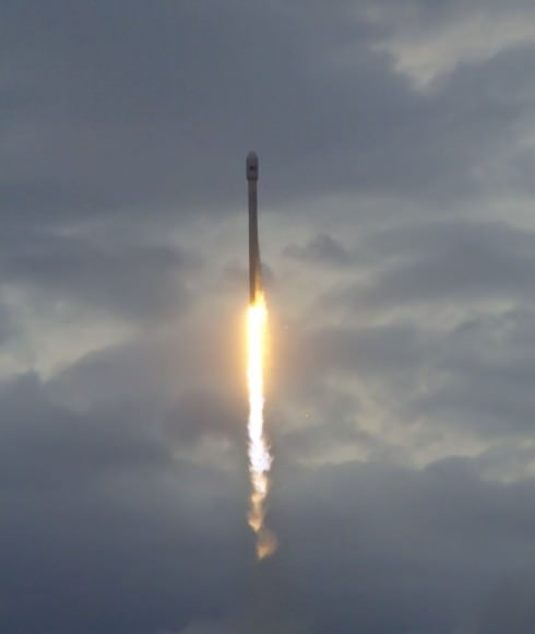 Falcon 9 rocket soar to space with Thaicom 6 commercial satellite on Jan 6, 2014 from Cape Canaveral, FL. Credit: Jeff Seibert  