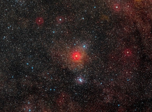 The field around HR 5171 A (the brightest star just below center). Credit: ESO/Digitized Sky Survey 2. 