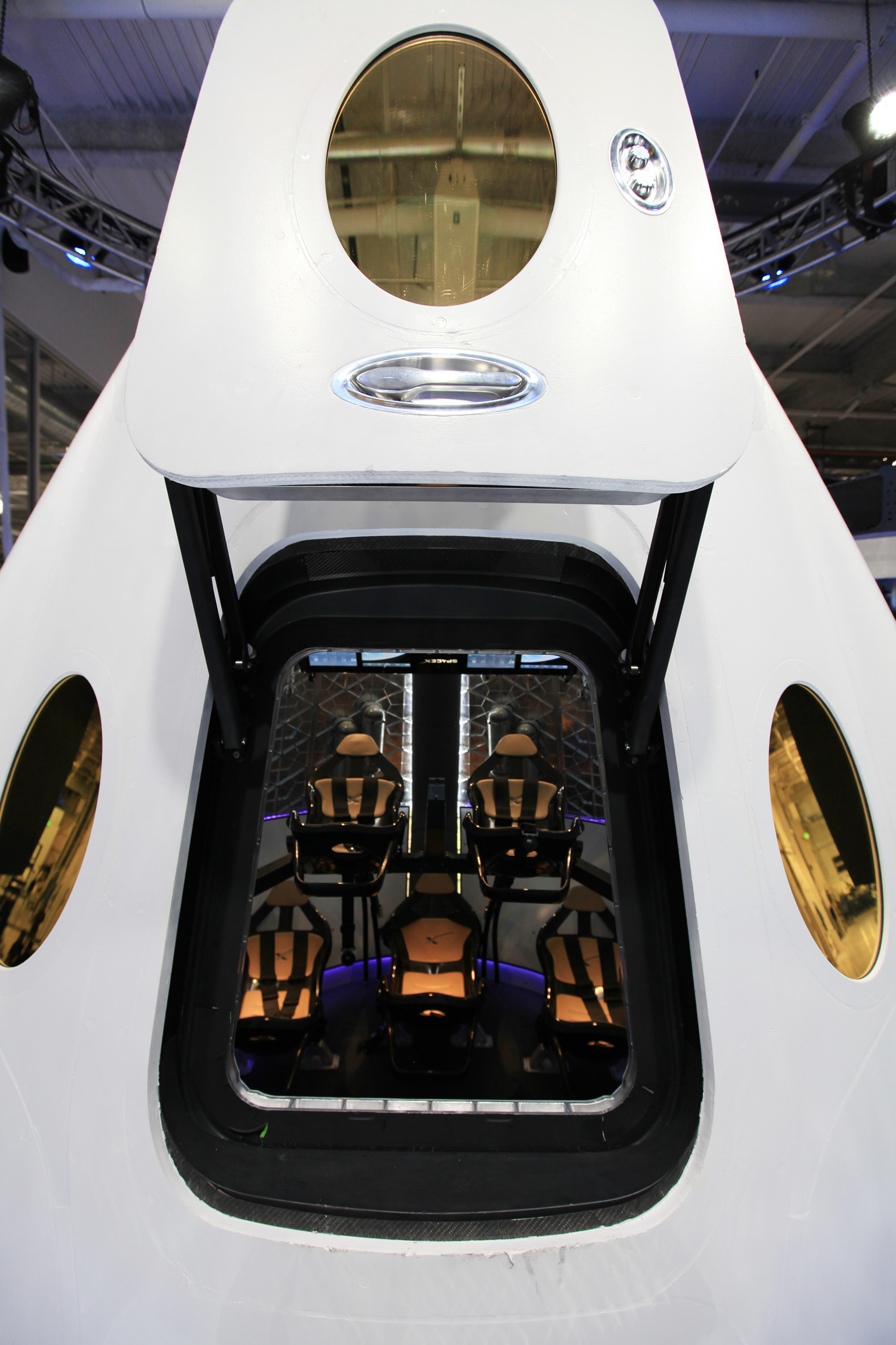Enter the Dragon: First Look Inside SpaceX’s New Crew Transporter to ...