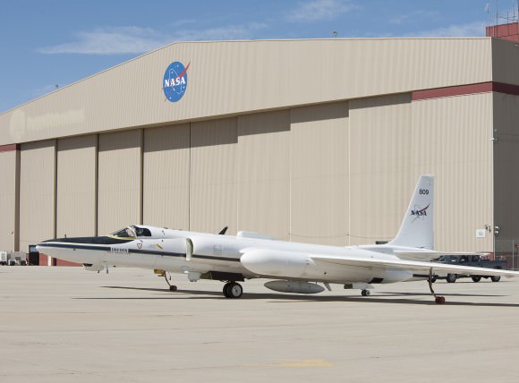 NASA's ER-2 at the Armstrong Flight Research Center's Building 703 in Palmdale, CA (NASA / Tom Tschida)