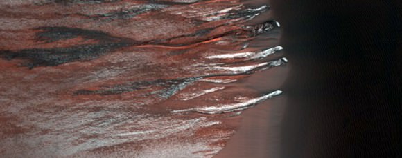 A HiRISE image called "active dune gullies in Kaiser crater." Credit: NASA/JPL/University of Arizona