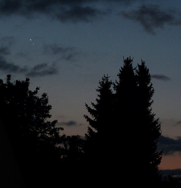 When Venus and Jupiter were almost touching in the sky! August 18, 2014 over  Königswinter-Heisterbacherrott in Germany. Credit and copyright: Daniel Fischer. 