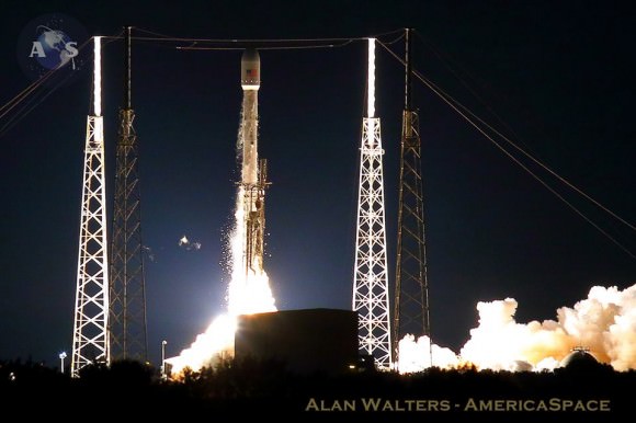 SpaceX Falcon 9 launch of AsiaSat 6 communications satellite at 1 a.m. EDT on Sept. 7, 2014 from Cape Canaveral. Florida.  Credit: Alan Walters/AmericaSpace