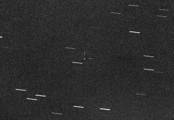 The dot behind the hubbub. Gianluca Masi, who runs the Virtual Telescope Project, tracked 2014 RC during his time exposure, so it shows up as a tiny dot instead of a streak. Credit: Gianluca Masi